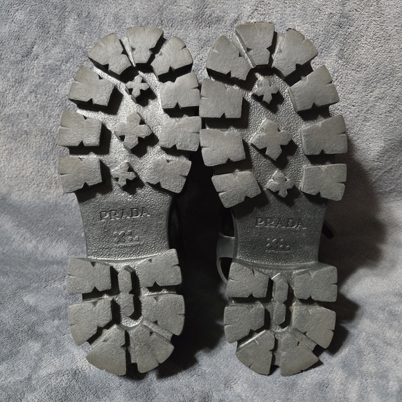 PRADA Monolith Black rubber sandals Size 38 / 7.5 - Picture 8 of 13